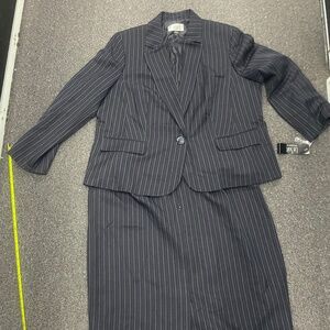 Le Suit 2 Pcs Suits Women’ Size 20W XXL NWT Pinstripes